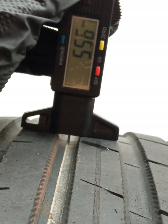 2 CV PNEU ESTIVALE NOKIAN POWERPROOF 225/45ZR17 (1120) 4.18 MM (0921 5.56 MM