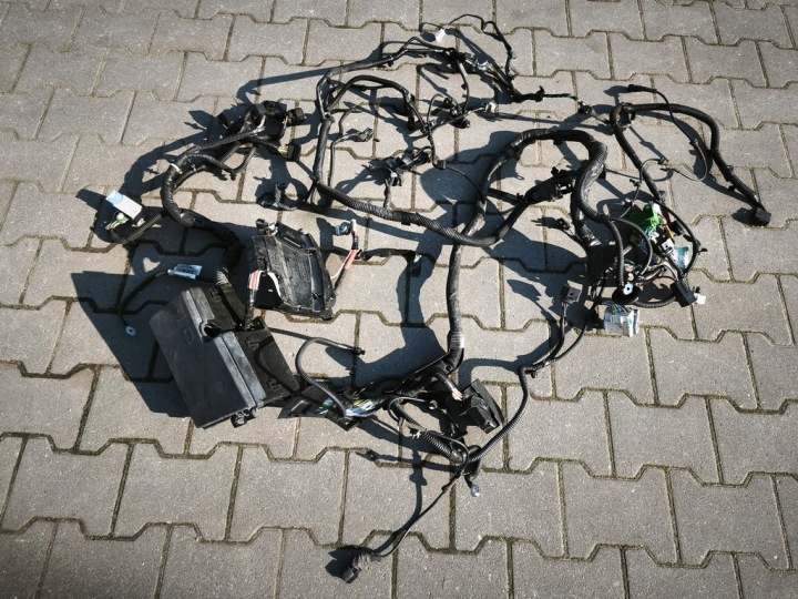 FORD FOCUS MK3 LIFT 1.5 TDCI VOITURE INSTALLATION ÉLECTRIQUE CHAMBRES MOTEUR F1FT-14K733-CRA