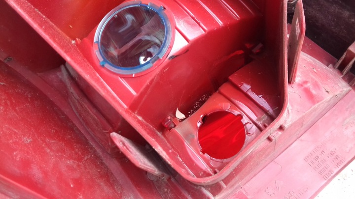 PHARE DROIT ARRIÈRE ARRIÈRE PEUGEOT 407 SW UNIVERSEL 04-