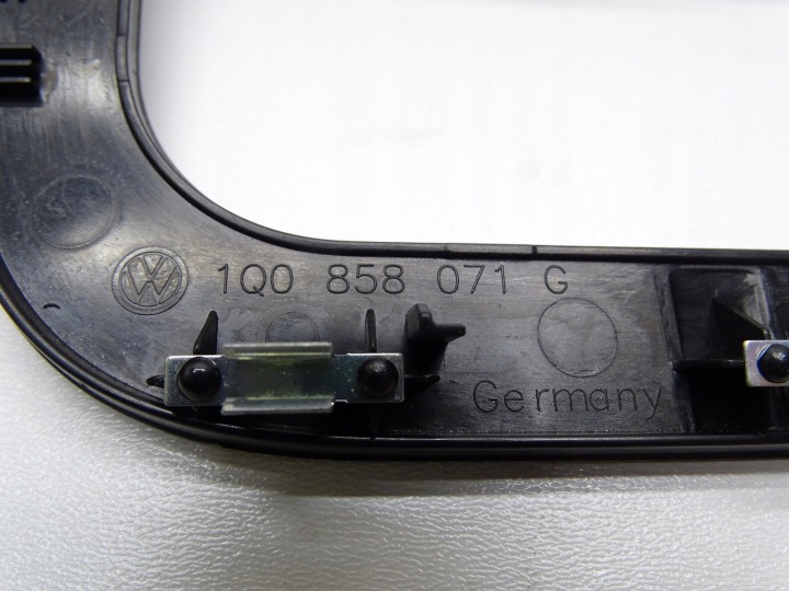 PROTECTION CHÂSSIS DÉCOR PANNEAUX CLIMATISATION RADIO VW SCIROCCO III 1Q0858071G