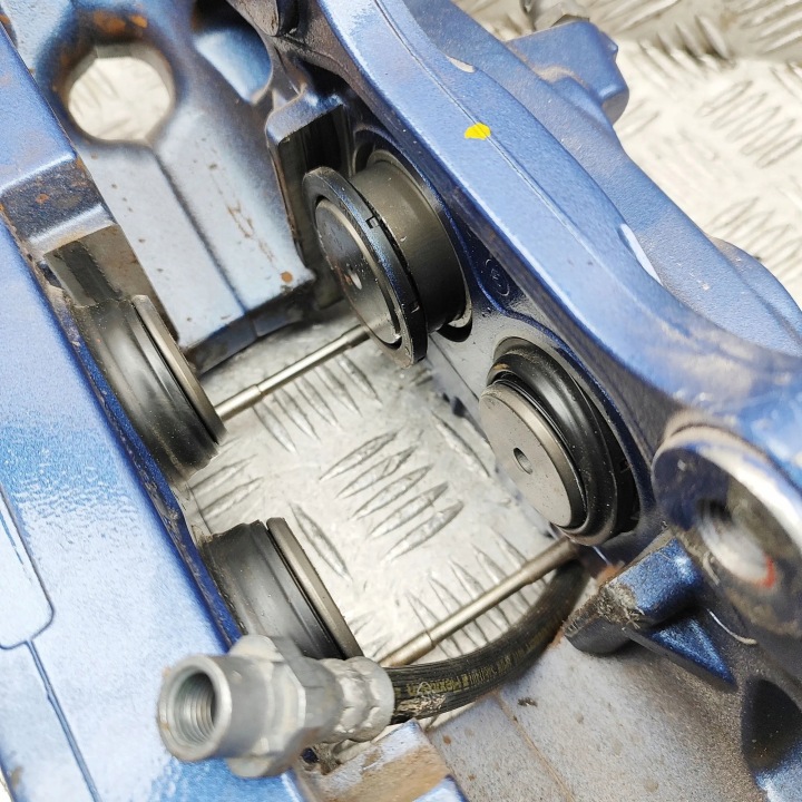 ÉTRIER DE FREIN DE FREIN AVANT DROIT BMW X7 (G07) 6887556 34216988 3.0L 280KW