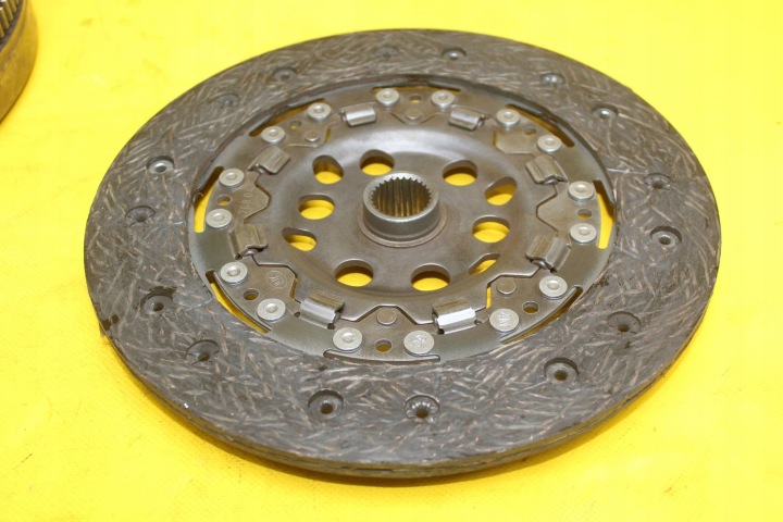 KIT ADHÉRENCE BI-MASSE VW AUDI SEAT SKODA 1.9 TDI BKC 03G105264E