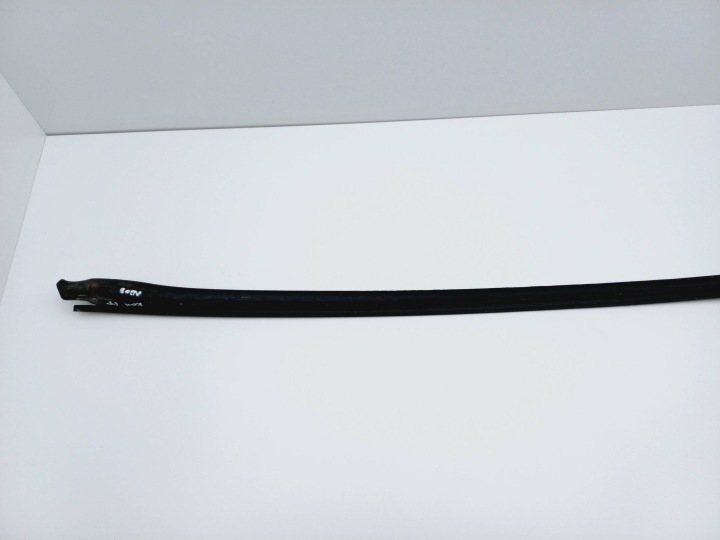MOULURE PARE-BRISE DROIT AVANT MERCEDES C W203 A2036983298 NR213