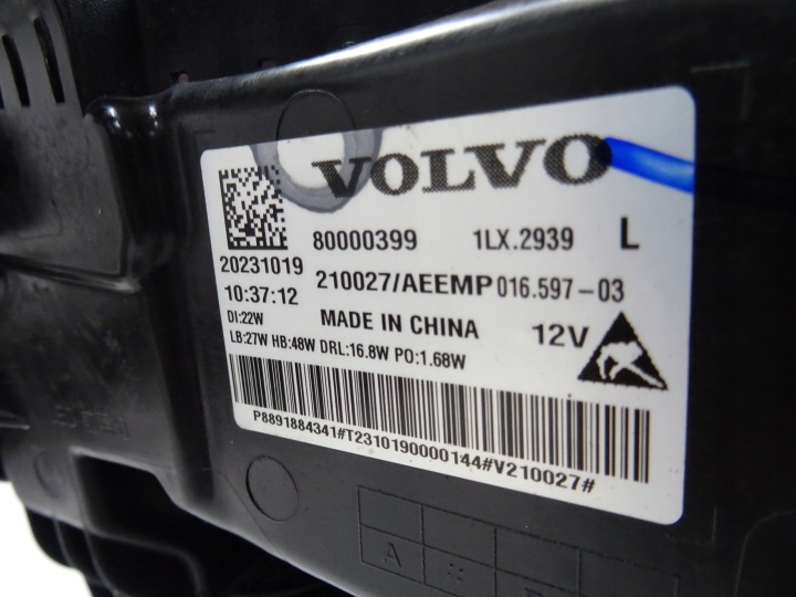 VOLVO EX30 PHARE COMPLET LED GAUCHE AVANT AVANT UK