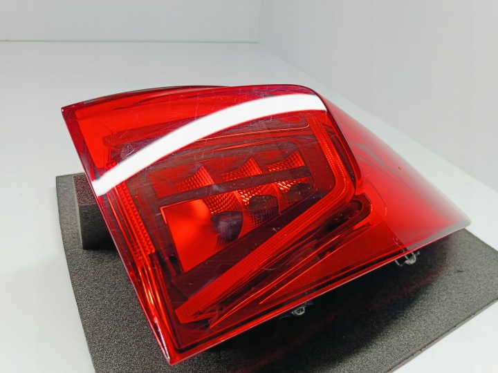 CUPRA FORMENTOR 5FF 21- PHARE PROJECTEUR LANTERNE DROIT ARRIÈRE LED 5FF945208