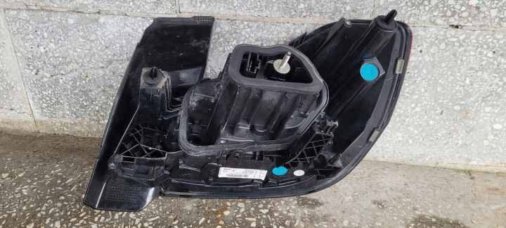 PHARE GAUCHE ARRIÈRE ARRIÈRE OPEL CORSA F 9829317380