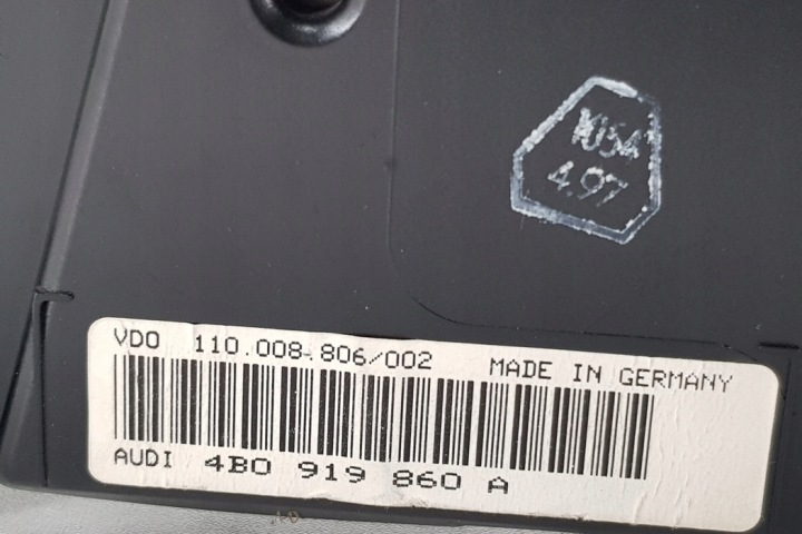 COMPTEUR AUDI A6 (4B2, C5) 110008806 2.8L GASOLINE 132KW 2000