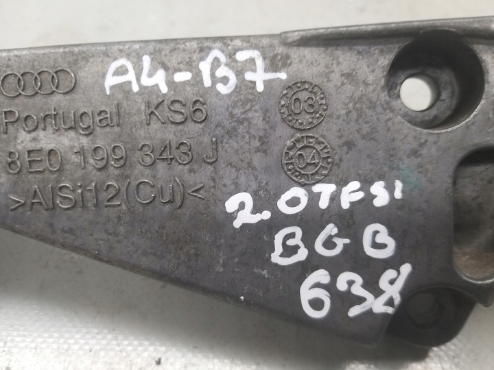 POIGNÉE SUPPORT CAOUTCHOUC MOTEUR A4 B7 A6 GOLF V A3 2.0 TFSI BWA BGB 8E0199343J
