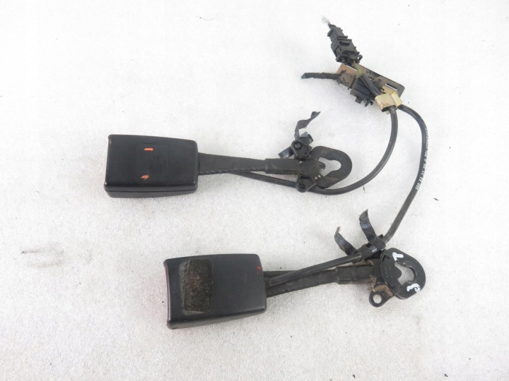 2 CV AGRAFE COURROIES AVANT AUDI A6 (4F2, C6) 8E0857755D