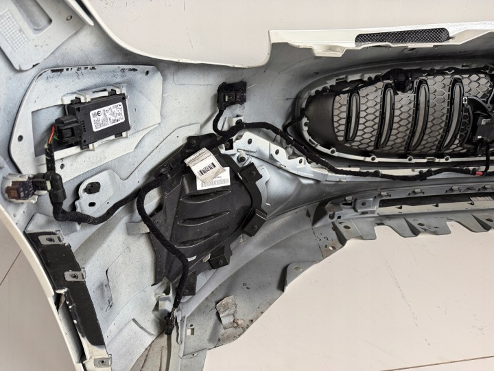 MASERATI GRANTURISMO M189 FOLGORE PARE-CHOCS AVANT ORIGINAL ENSEMBLE