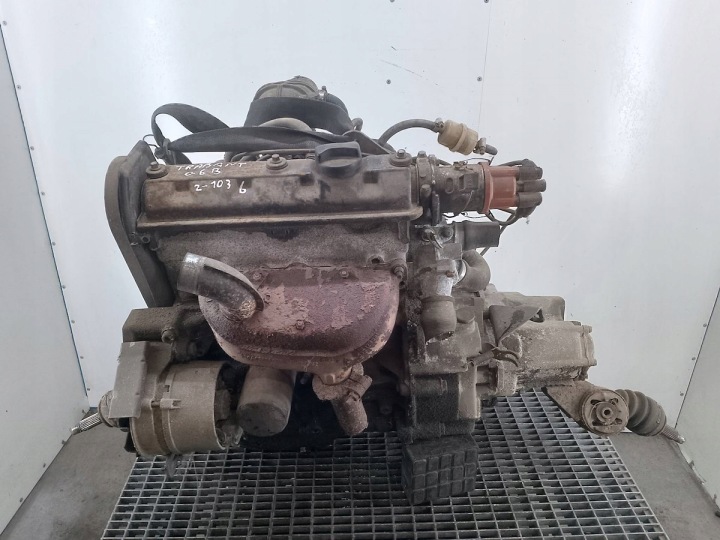 MOTEUR COMPLET BOÎTE DE VITESSES TRABANT 601 TL-023 030103021B 0.6