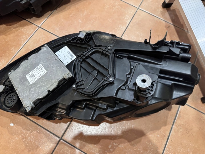 PORSCHE CAYENNE 9Y MATRIX GTS PHARE GAUCHE PARFAITE