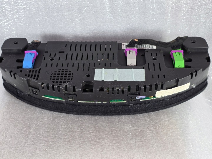 AUDI A6 C5 COMPTEUR TABLEAU DE BORD 4B0920935D 2.5TDI