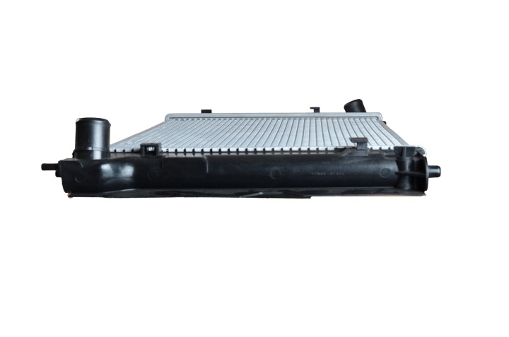 RADIATEUR MOTEUR CONVIENT VERS TOYOTA AVEN 53421 NRF