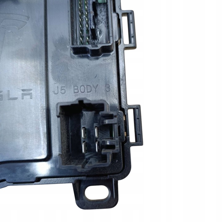 TESLA MODÈLE 3 2018 AVANT CÔTÉ DROITE MODULE CONTRÔLEUR CONFORT
