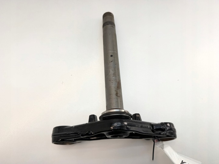 HONDA CBF 125 JC64 ÉTAGÈRE SUSPENSIONS BAS FOURCHETTE
