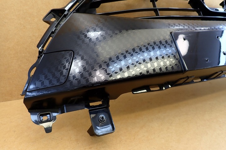 TOYOTA YARIS IV 20- GRILLE CALANDRE RADIATEUR PARE-CHOCS CALANDRE 53101K0010 OE