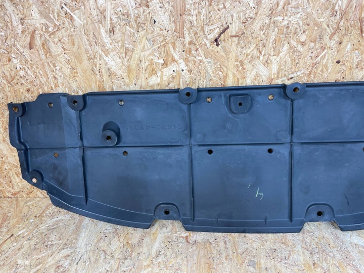PLAQUE PROTECTION PLANCHER SOUS PARE-CHOCS AVANT TOYOTA PRIUS IV 51420-47030 2015-