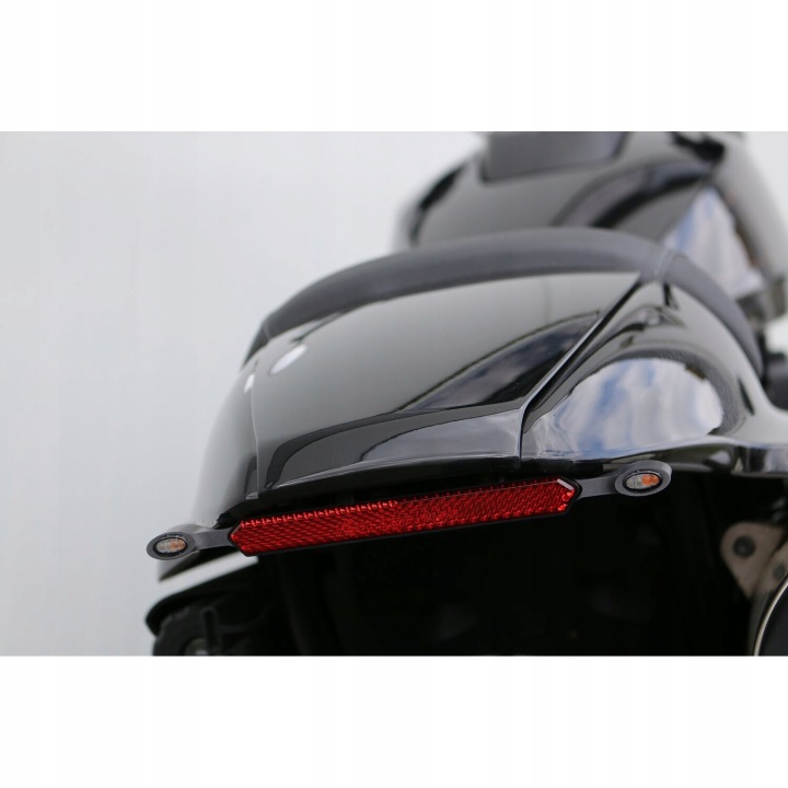 KODLIN, PHARE ARRIÈRE AVEC CLIGNOTANTS VERS RH1250S SPORTSTER AVEC NR: 963494