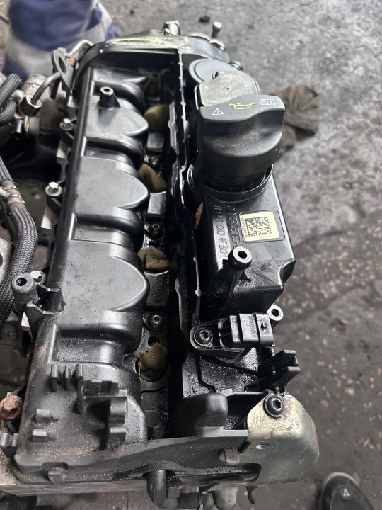MERCEDES W204 W211 2.2 CDI A646 COUVERCLE DE SOUPAPES