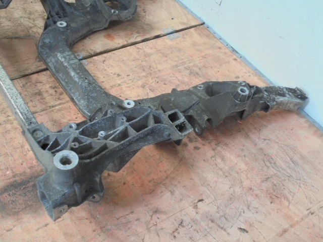 BMW 5 F10 F11 POUTRE CHÂSSIS CHÂSSIS SUSPENSIONS AVANT 2.0D 6797648 6797647