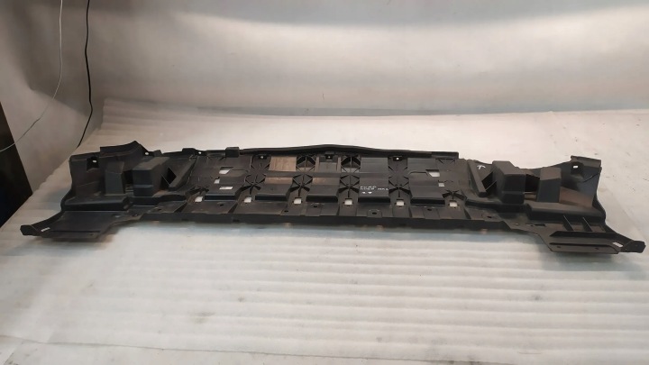 PLAQUE PROTECTION PARE-CHOCS USZKODZENIA SUR ZDJECIACH FORD KUGA MK2