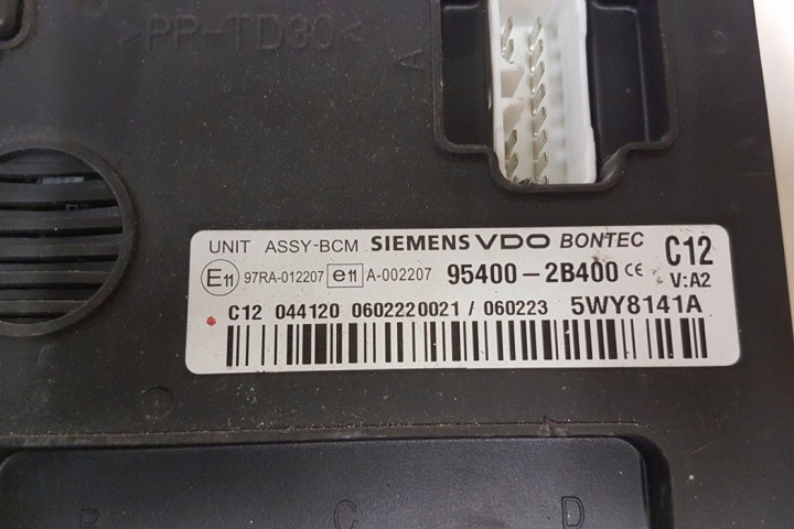 MODULE CONFORT HYUNDAI SANTA FÉ II (CM) 954002B400 2.2L DIESEL 110KW 2007