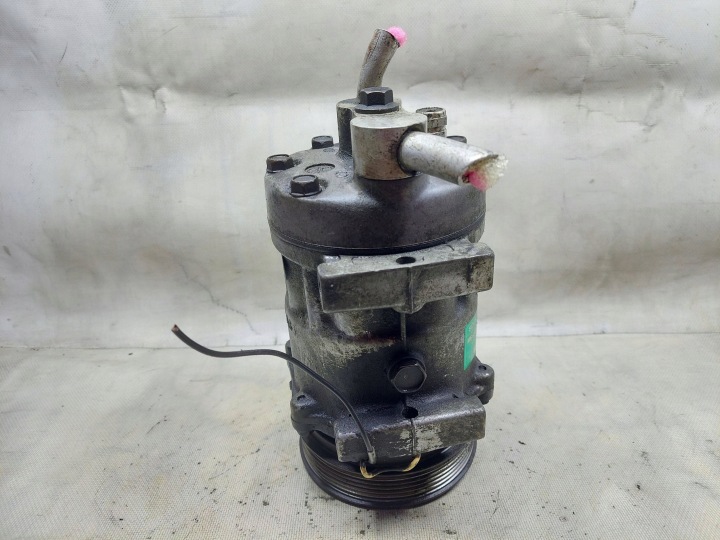 COMPRESSEUR DE CLIMATISATION CLIMATISATION 8200040681 RENAULT CLIO II 1.4