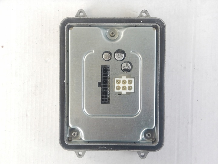 TESLA MODÈLE AVEC LIFT CONVERTISSEUR MODULE FUUL LED