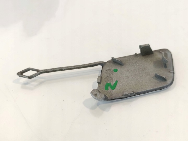 AUDI A3 8V BOUCHON CROCHET PARE-CHOCS AVANT 8V5807241