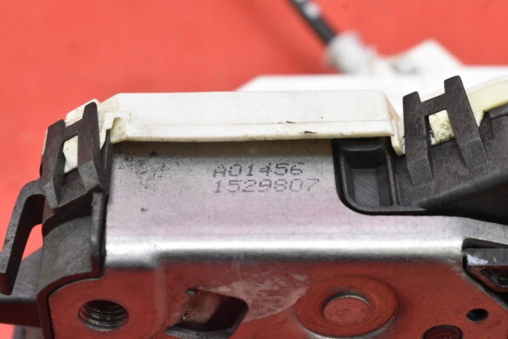 SERRURE DE PORTE DROIT AVANT AVANT EUROPE 567147 PEUGEOT 1 I T7 5D HAYON 07-11