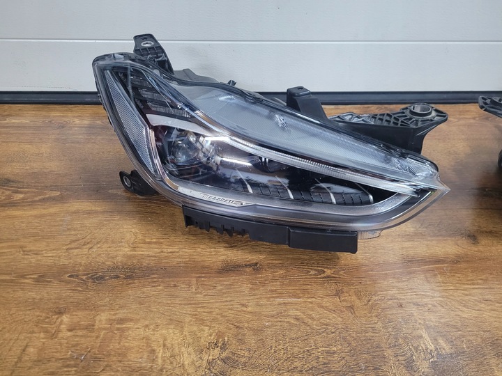 GHIBLI M157 RESTYLING JUEGO FAROS PARTE DELANTERA FUL LEED 