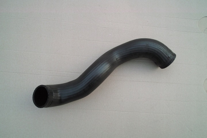 VOLVO S60 I V70 II XC70 2,4 D5 TUYAU ÉCHANGEUR D'AIR DE SURALIMENTATION CONDUIT D'AIR AIR 30645937