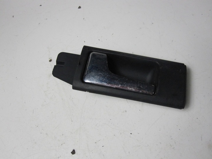 POIGNÉE INTÉRIEURE AVANT GAUCHE AUDI A6 C4 96R