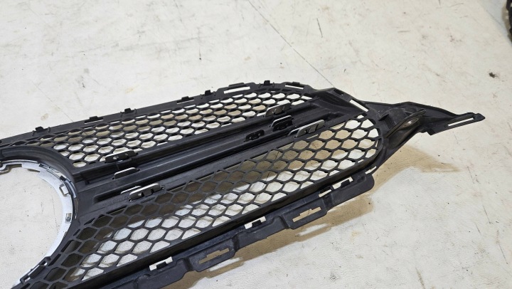 GRILLE CALANDRE MERCEDES C-KLASA W205 AMG 63 A2058881900