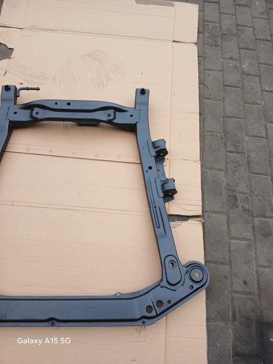 CHÂSSIS BANC TRAVERSE SUPER ÉTAT ORIGINAL DACIA SANDERO I