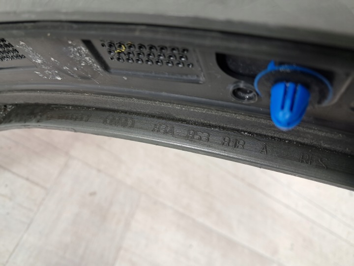 AUDI Q3 83A MOULURE AILE DROIT ARRIÈRE REVÊTEMENT ARRIÈRE 83A853818A