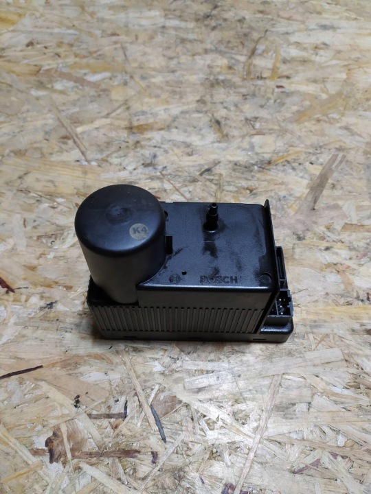 MERCEDES W202 POMPE SERRURE CENTRAL 2028001048