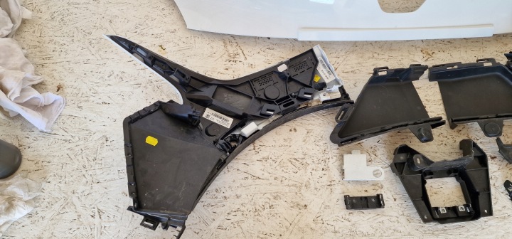 MEGANE 4 E TECH IV PARE-CHOCS AVANT AVANT