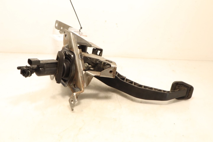 PÉDALE ADHÉRENCE FORD FOCUS III MK3 LIFT