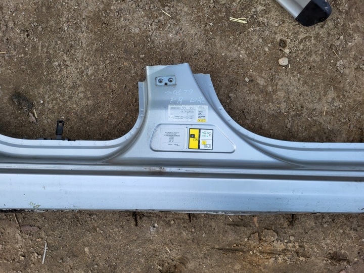PEUGEOT 308 2 II T9 HAYON 5D 2013-2021 SEUIL POTEAU DROIT 1610098380