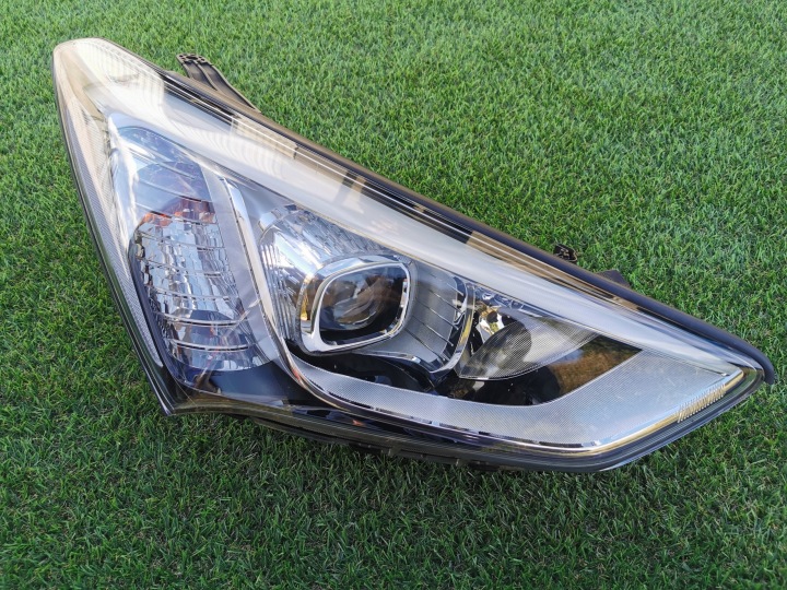 HYUNDAI SANTA FE III LIFT PHARE DROITE XÉNON 10PIN