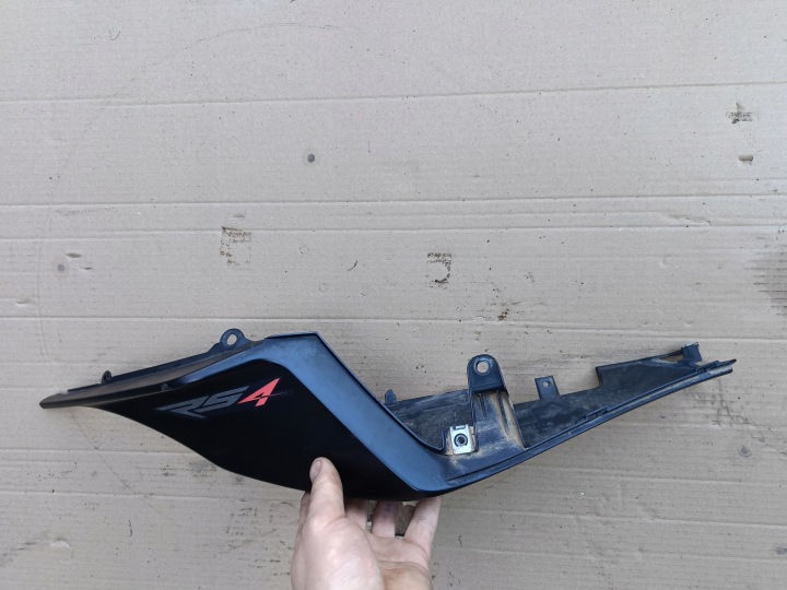 DÉFLECTEUR D'AIR QUEUE PLASTIQUE APRILIA RS4 125 TUONO 17-22