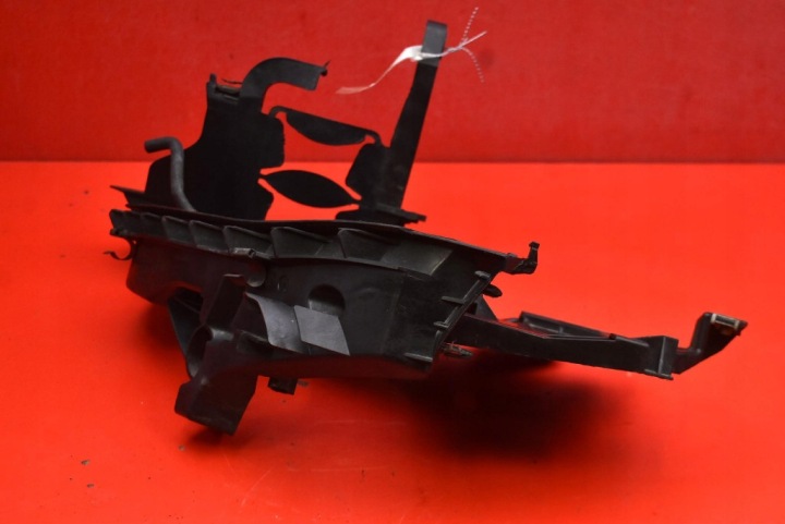 GLISSIÈRE PARE-CHOCS GAUCHE AVANT 8K0805607C AUDI A4 B8 07-11