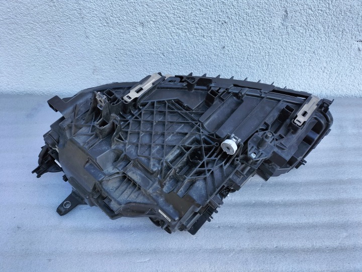 BMW 7 G11 G12 LIFT LASER PROJECTEUR DROIT (SZCZECIN-GORZOW- POZNAŃ 2399