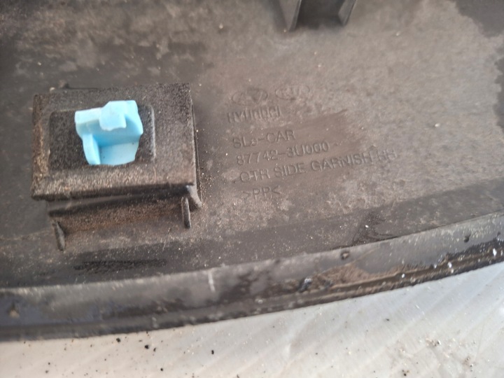KIA SPORTAGE 3 III MOULURE REVÊTEMENT GARDE-BOUE DROIT ARRIÈRE 87742-3U000