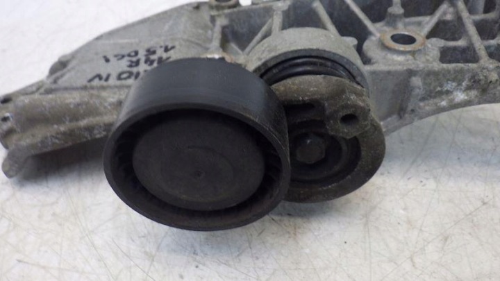POIGNÉE SUPPORT ALTERNATEUR RENAULT CLIO IV 1.5 DCI 8200669495