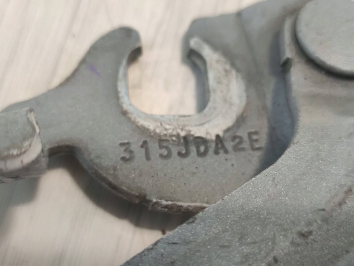 FORD FIESTA MK7 CHARNIÈRE CAPOTS MOTEUR GAUCHE AVANT 8A6116801AC