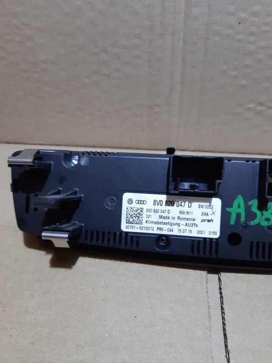 AUDI A3 8V PANNEAU CLIMATISATION CONDUIT D'AIR 8V0820047D