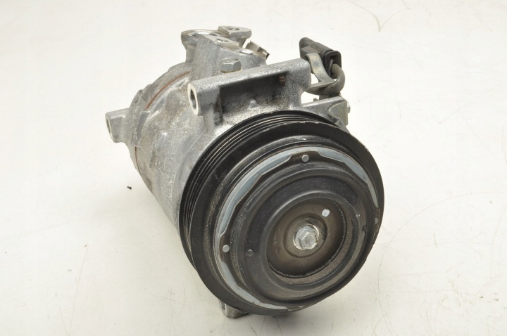 MERCEDES W254 GLC 300 2.0 16V COMPRESSEUR DE CLIMATISATION A0008300604
